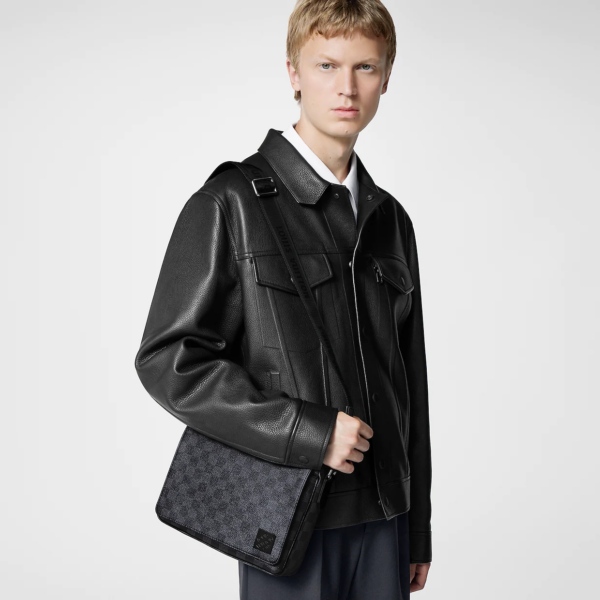 Tui Louis Vuitton District PM Messenger Bag 'Black' N42710