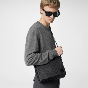 Tui Louis Vuitton District PM Messenger Bag 'Black' N42711