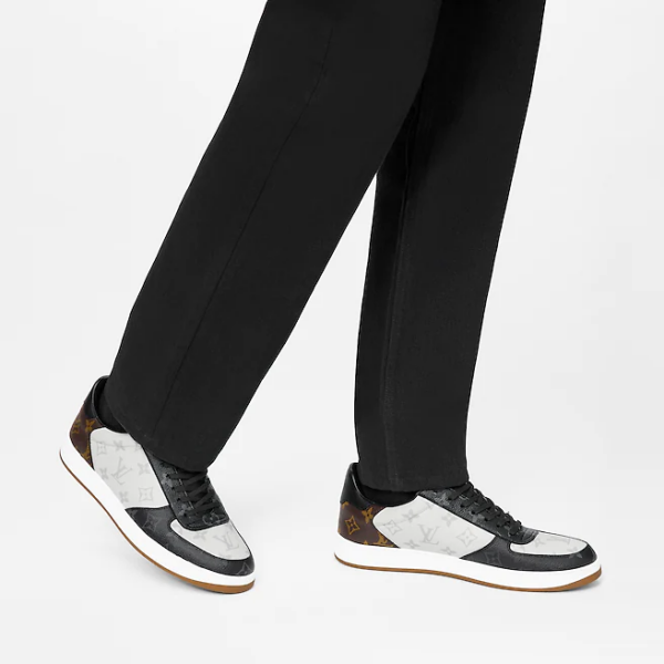 Giay Louis Vuitton Rivoli Trainer "White Black Brown" 1A8WG8