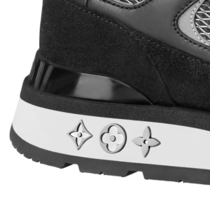Giay Louis Vuitton Run Away Trainers "Black" 1A9J1E