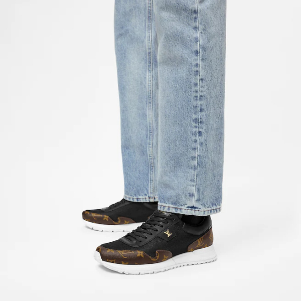 Giay Louis Vuitton Run Away Trainers "Black" 1A80PT