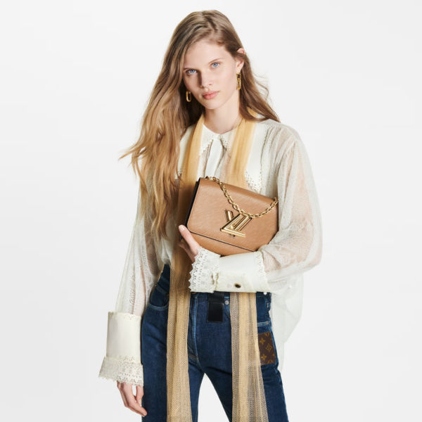 Tui Louis Vuitton Twist MM Bag 'Camel Light Brown' M21120