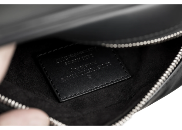 Túi Louis Vuitton x Supreme Danube Epi PM Black - Ảnh 4