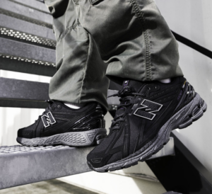 Giay New Balance 'Black' M1906ROC
