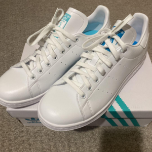 Giay Adidas Kyne x Stan Smith 'White Pulse Aqua' GX7690