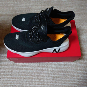 Giay New Balance Fresh Foam RCVRY v3 'Black White' RCVRYB3