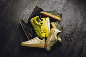 Alternative view of Giày Nike Air Force 1 Gore-Tex® 'Golden & Grey' CK2630-700