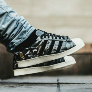 Alternative view of Giày Adidas Undefeated x A Bathing Ape x Superstars 80v 'Black' B34291