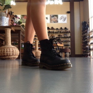 Alternative view of Giày Dr. Martens Wmns Black Pascal Virginia Leather Boots 13512006