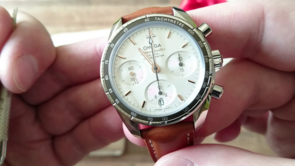 Đồng Hồ Omega Speedmaster Chronograph 'Green' 324-23-38-50-02-001 - Ảnh 4