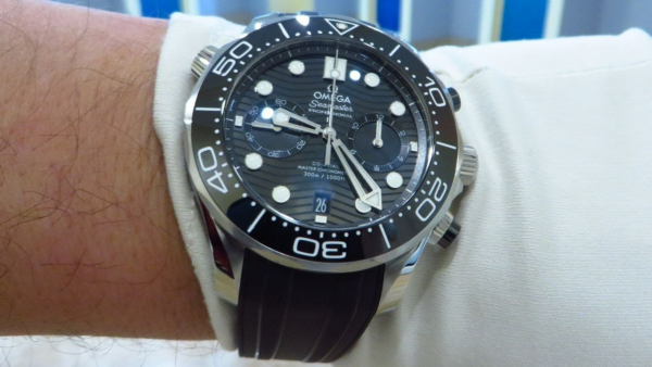 Đồng Hồ Order Seamaster 300 Master 'Black' 210-32-44-51-01-001 - Ảnh 2