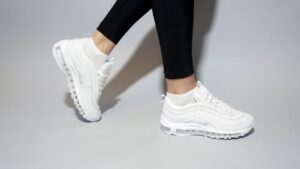 Alternative view of Giày Nike Air Max 97 'White Metallic Silver' 921522-104