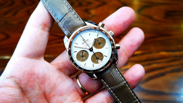 Đồng Hồ Omega Speedmaster Co-Axial 'Brown' 324-23-38-50-02-002 - Ảnh 5