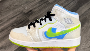 Giay Nike Air Jordan 1 Mid SE GS 'Warped Swoosh' DV1314-017