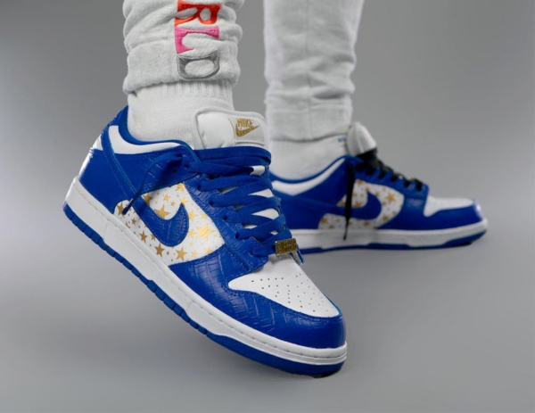 Giày Nike Supreme x Dunk Low OG SB QS 'Hyper Royal' DH3228-100 - Ảnh 3