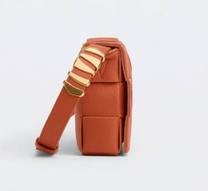 Alternative view of Túi Bottega Veneta Cassette Shoulder Bag In Maxi Intrecciato 666870-V17H1-7654