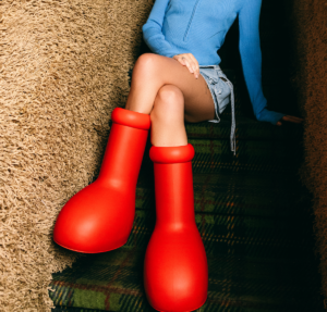 Giay MSCHF 'Big Red Boot' MSCHF010