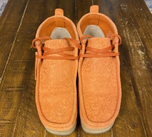 Giay Clarks x END Wallabee Boots 'Orange Floral' 261-63420