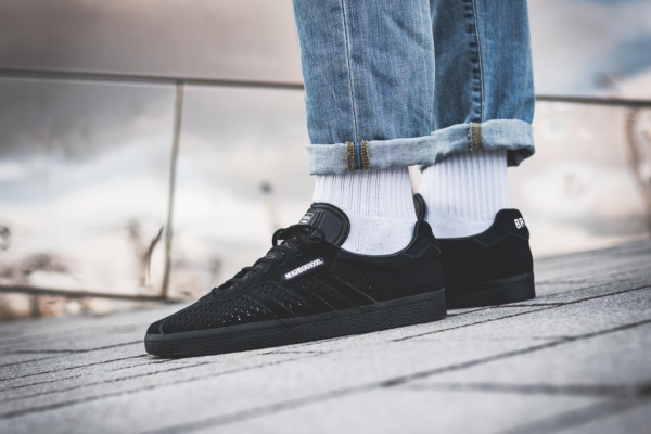 Giày Adidas Neighborhood x Gazelle Super 'Triple Black' DA8836 - Ảnh 5