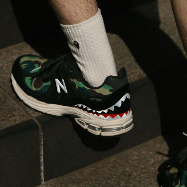Giày New Balance BAPE x 2002R 'Apes Together Strong Black Camo' M2002RBF - Ảnh 3
