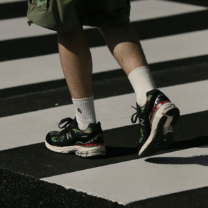 Alternative view of Giày New Balance BAPE x 2002R 'Apes Together Strong Black Camo' M2002RBF