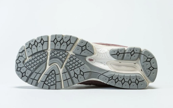 Giày New Balance 2002R 'Black Fig' M2002RHD - Ảnh 8