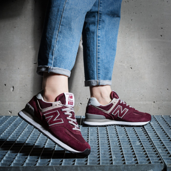 Giày New Balance 574 Classic 'Burgundy' WL574EVM - Ảnh 2