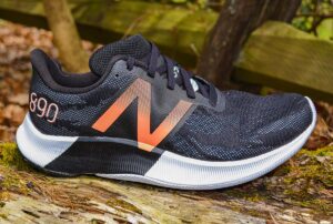 Alternative view of Giày New Balance FuelCell 890v8 Black Ginger Pink W890GM8