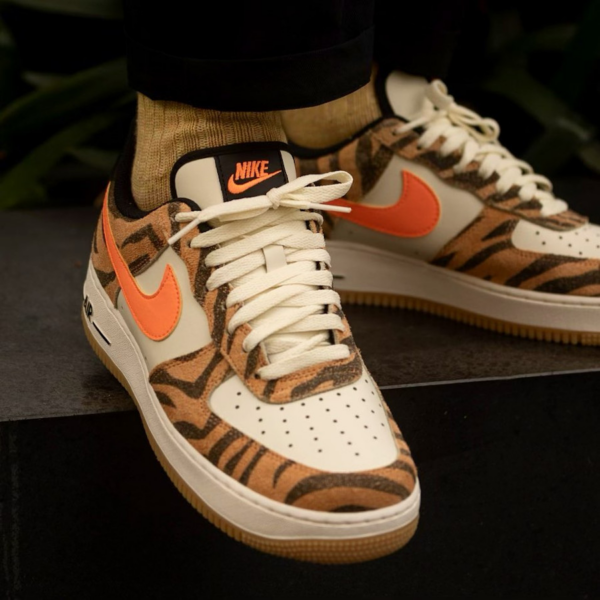 Giày Nike Air Force 1 Low Premium 'Daktari Stripes' DJ6192-100 - Ảnh 3