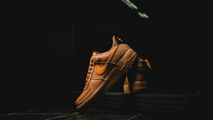 Alternative view of Giày Nike Air Force 1 Low 'Monarch' AQ0117-800