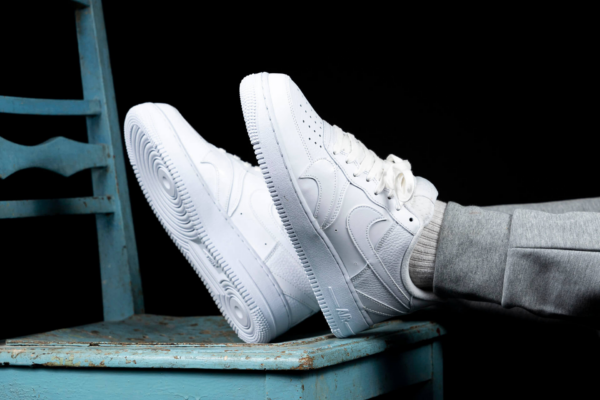 Giày Nike Air Force 1 '07 LV8 'Misplaced Swoosh Triple White' CK7214-100 - Ảnh 3