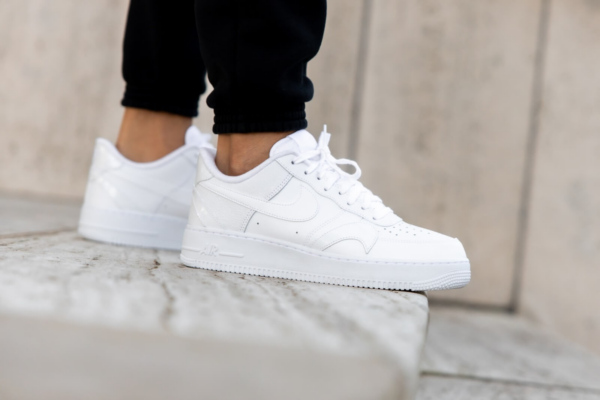 Giày Nike Air Force 1 '07 LV8 'Misplaced Swoosh Triple White' CK7214-100 - Ảnh 6