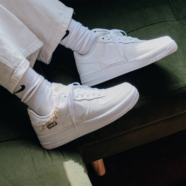 Giày Nike Wmns Air Force 1 '07 LX 'Lucky Charms' DD1525-100 - Ảnh 2