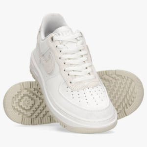 Giay Nike Air Force 1 Luxe 'Triple White' DD9605-100