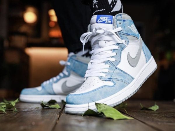 Giày Nike Air Jordan 1 Retro High OG 'Hyper Royal' 555088-402 - Ảnh 3