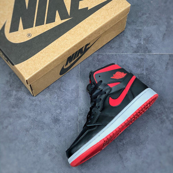 Giày Nike Wmns Air Jordan 1 High Zoom Comfort 'Black University Red' CT0979-006 - Ảnh 4