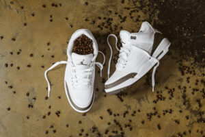 Alternative view of Giày Nike Air Jordan 3 Retro 'Mocha' 136064-122