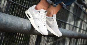 Alternative view of Giày Nike Air Max 1 'Pure Platinum' 875844-006