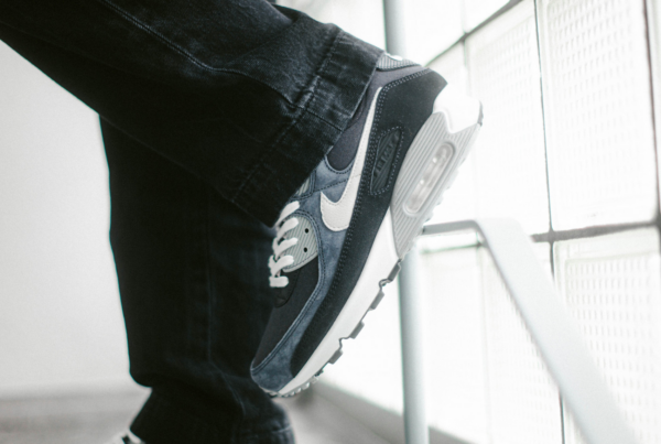 Giày Nike Air Max 90 Premium 'Off Noir Particle Grey' DA1641-003 - Ảnh 4