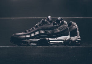 Alternative view of Giày Nike Air Max 95 'Triple Black' 609048-092