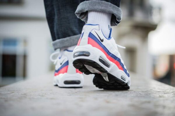 Giày Nike Air Max 95 Essential 'White Solar Red' 749766-106 - Ảnh 6