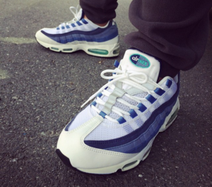Alternative view of Giày Nike Air Max 95 OG 'White Slate Blue' 554970-131