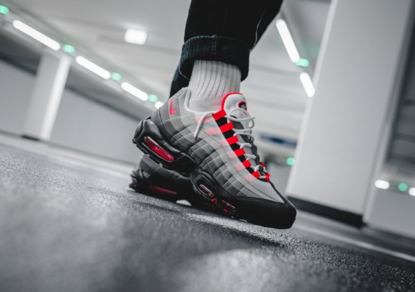 Giày Nike Air Max 95 OG 'Solar Red' AT2865-100 - Ảnh 2