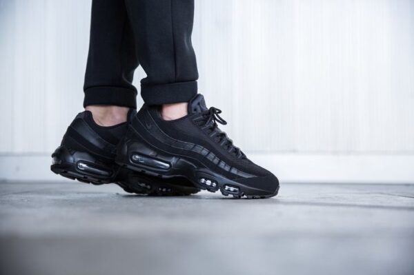 Giày Nike Air Max 95 'Triple Black' 609048-092 - Ảnh 4