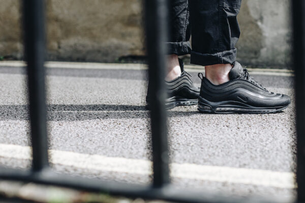 Giày Nike Air Max 97 Ultra 17 Premium 'Triple Black' 918356-002 - Ảnh 5
