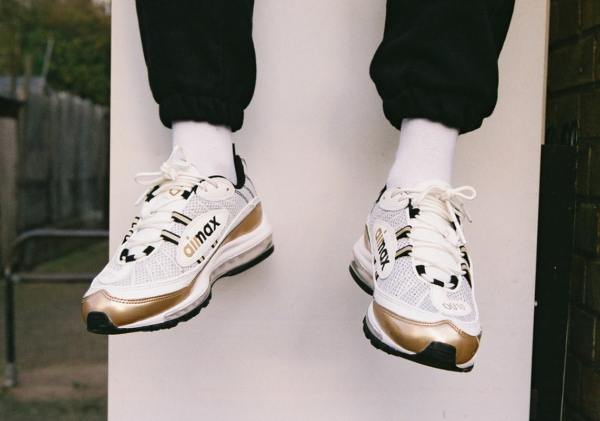 Giày Nike Air Max 98 'UK Edition' AJ6302-100 - Ảnh 2