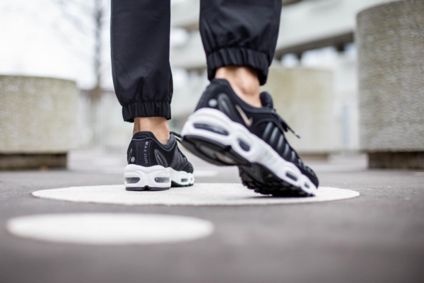Giày Nike Wmns Air Max Tailwind 4 NRG 'Black Patent' CK4122-001 - Ảnh 5