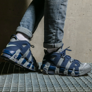 Alternative view of Giày Nike Air More Uptempo 'Georgetown Hoyas' 921948-003