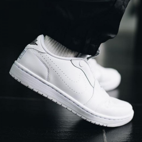 Giày Nike Wmns Air Jordan 1 Low Slip 'White' AV3918-100 - Ảnh 2