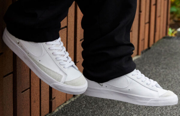 Giày Nike Wmns Blazer Mid '77 SE 'Sisterhood White Metallic Silver' CZ4627-100 - Ảnh 3